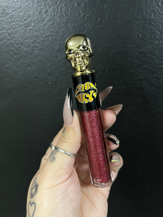 Skull kiss wine